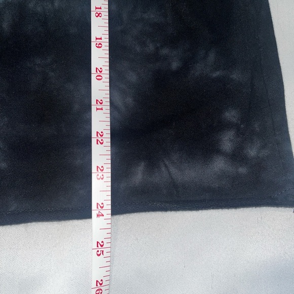 Time And Tru Long Sleeve Wide Sleeve Black Tie Dye Sweatshirt Raw Hem XL - Picture 7 of 7